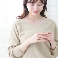 Vetta マイクロベイビークロス ペンダントの着用イメージ（4）