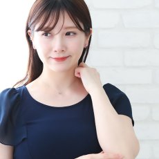 Allure ワンポイントダイヤモンド フープピアスの着用イメージ（3）