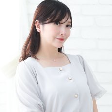 ダイヤモンド0.15ct クラスターピアスの着用イメージ
