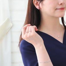 Lutea Dress リングの着用イメージ（4）