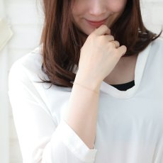 Chiffon line ブレスレット 1.4mm幅の着用イメージ（6）