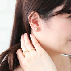 Keller ボール 8mm スタッドピアスの着用イメージ（4）