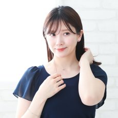 Allure ワンポイントダイヤモンド フープピアスの着用イメージ（8）