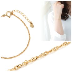 Chiffon line ブレスレット 1.4mm幅の着用イメージ（10）