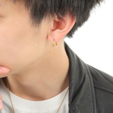 キヘイ（マイアミキューバン）中折れフープピアスの着用イメージ