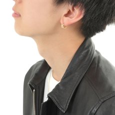 キヘイ（マイアミキューバン）中折れフープピアスの着用イメージ（4）