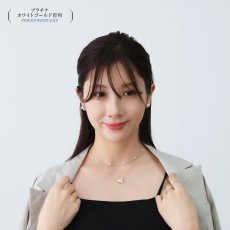 Kathie 淡水パール ダイヤモンド スタッドピアスの着用イメージ（6）