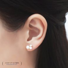 Kathie 淡水パール ダイヤモンド スタッドピアスの着用イメージ（7）