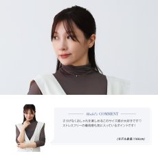 Hazel ハーフフープ スタッドピアスの着用イメージ（3）