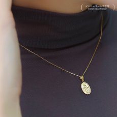 Truday オーバル マリア コイン メダイ ペンダントトップの着用イメージ（6）