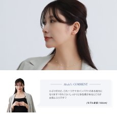 Nora ラウンド フープピアスの着用イメージ（3）