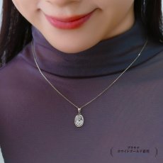 Truday オーバル マリア コイン メダイ ペンダントトップの着用イメージ（7）