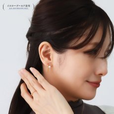 Viola 淡水パール V字 ピアスの着用イメージ