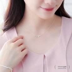 Leah ダイヤモンド 淡水パール ネックレスの着用イメージ（7）