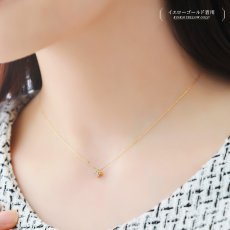 Alba Sorte ダイヤモンド サファイア クローバー ネックレスの着用イメージ（6）