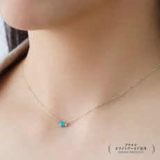 Stacy ターコイズ ダイヤモンド ネックレスの着用イメージ（7）