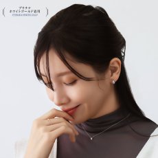 Romy フープピアスの着用イメージ（5）