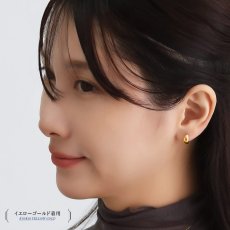 Romy フープピアスの着用イメージ（6）