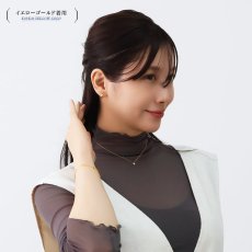Romy フープピアスの着用イメージ（4）